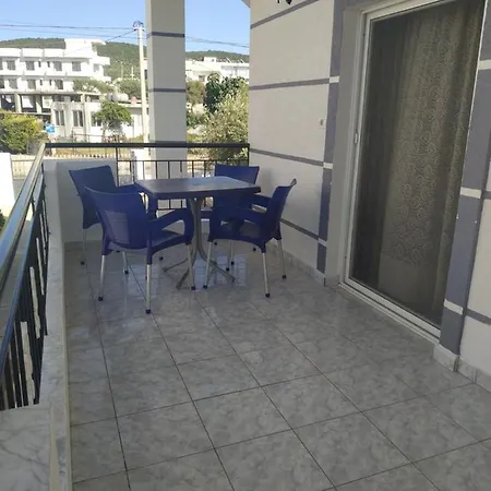 Апартаменты Alex Ксамил